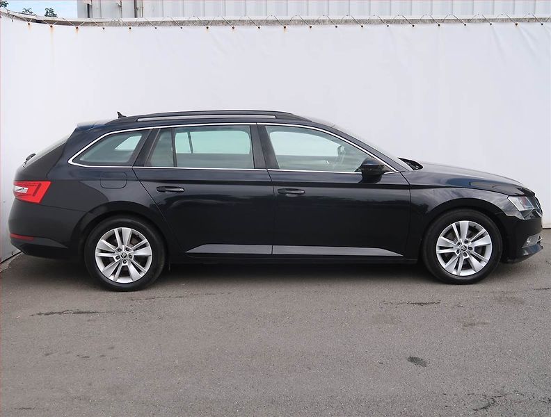 Škoda Superb (2017) Ambition Plus 2.0 TDI, Automat - fotka 6 z 21