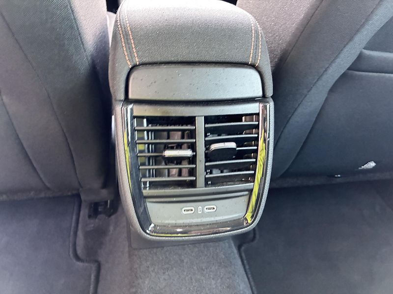 Škoda Kamiq 85kw, TOP SELECTION,1.MAJITEL. - fotka 15 z 31