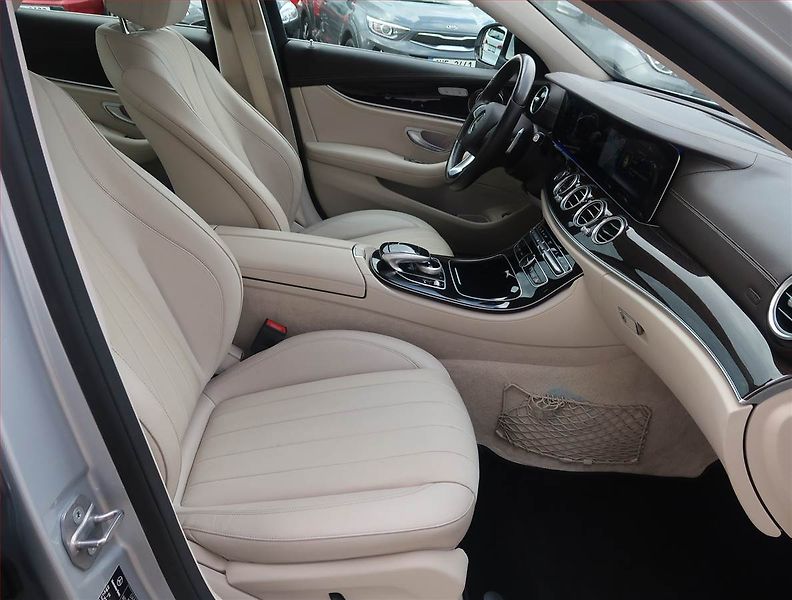 Mercedes-Benz Třídy E (2018) E 350 d 4MATIC - fotka 9 z 17