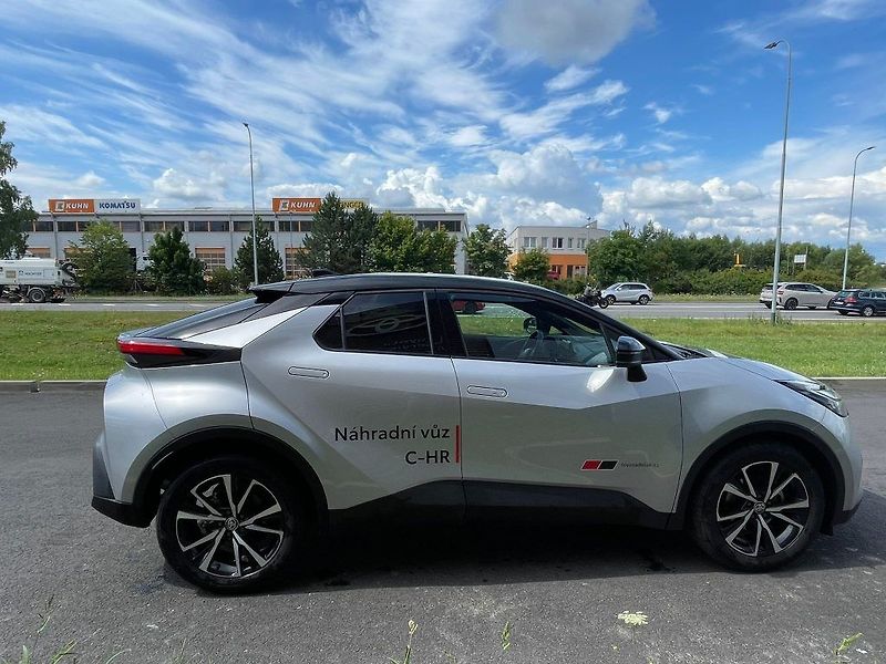 Toyota C-HR 1.8 Hybrid AT Style Bi-Tone - fotka 7 z 24
