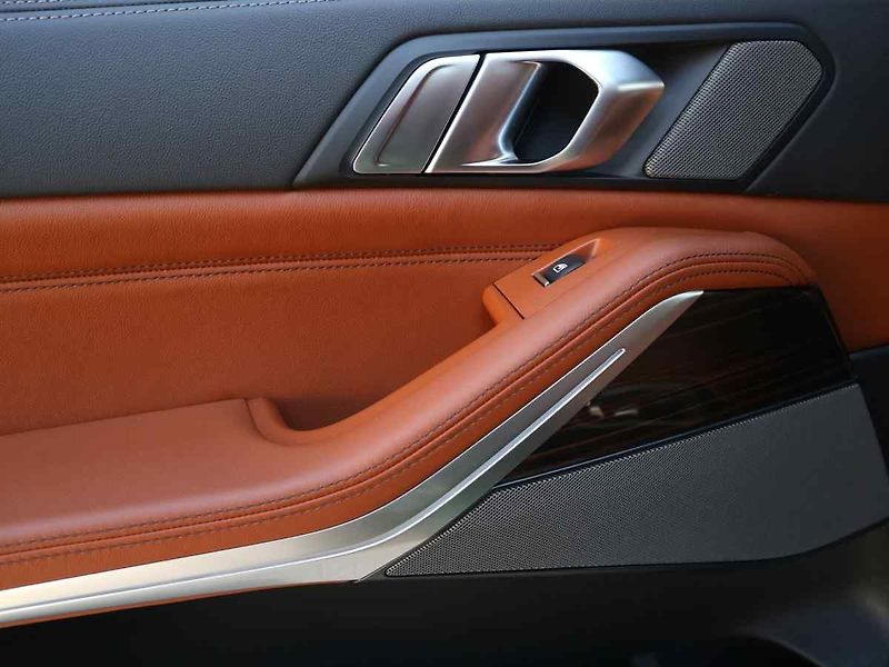 BMW X7 - fotka 8 z 10