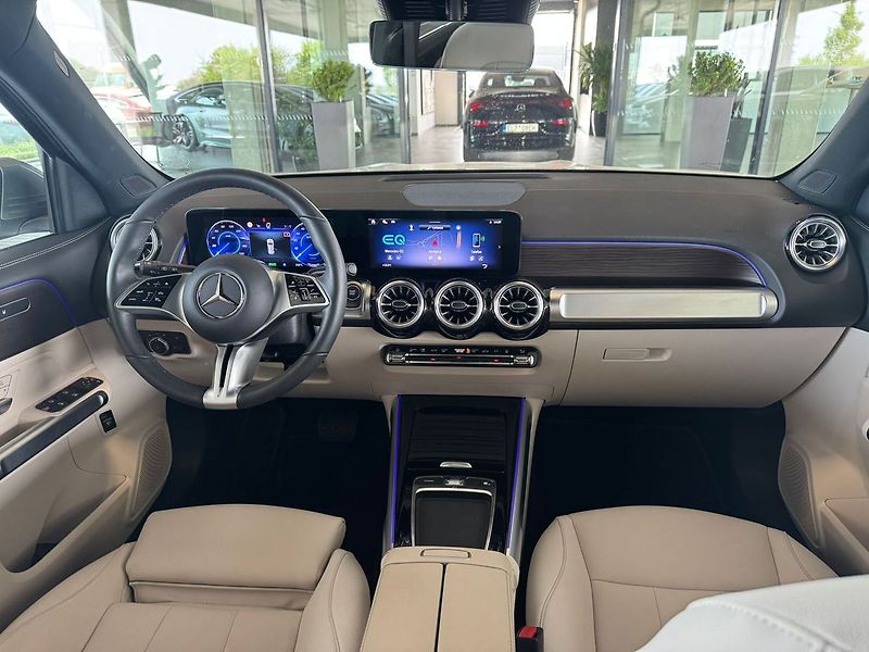 Mercedes-Benz EQB 300 4MATIC - fotka 13 z 20