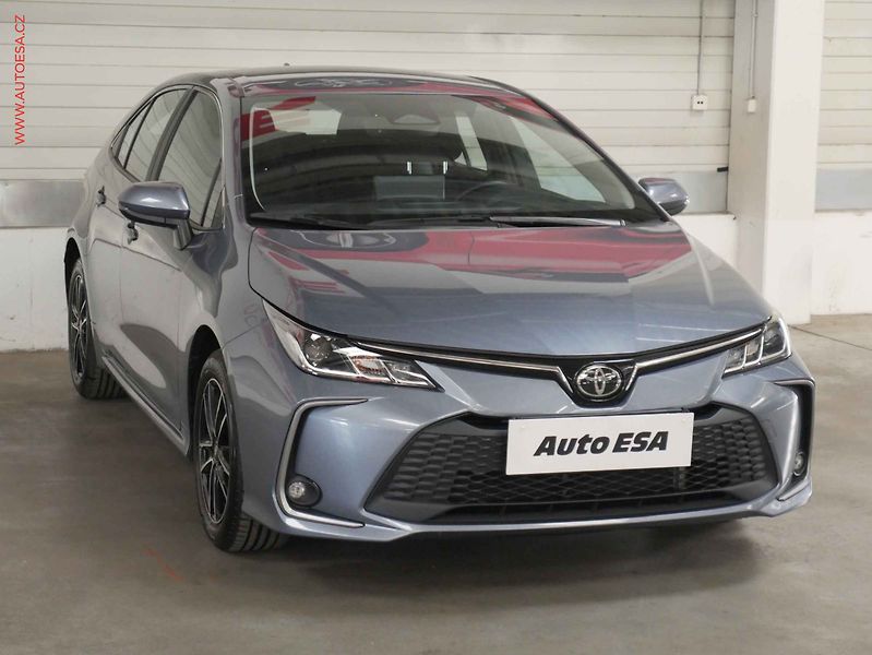 Toyota Corolla (2024) 1.5, 2.maj,ČR, AC, park. - fotografie inzerátu