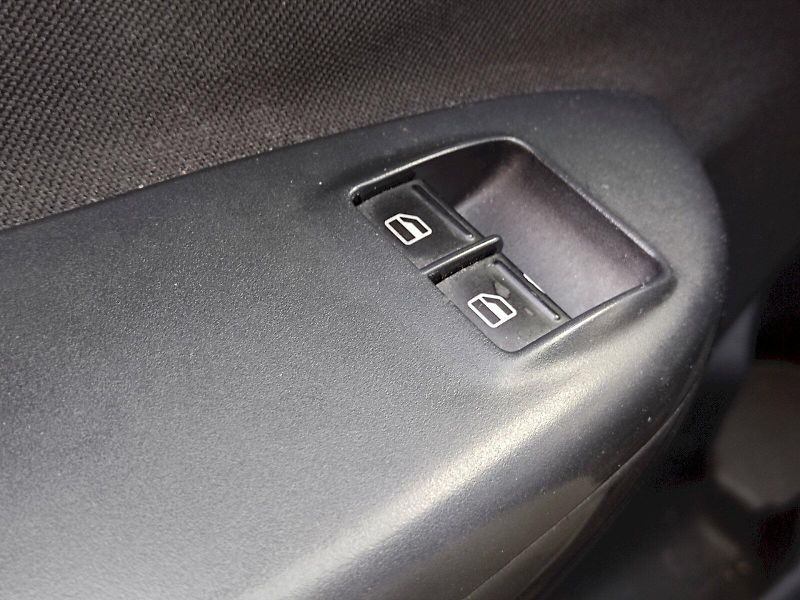 Škoda Octavia (2011) Combi Ambition 1,6 Tdi 77 Kw - fotka 18 z 29