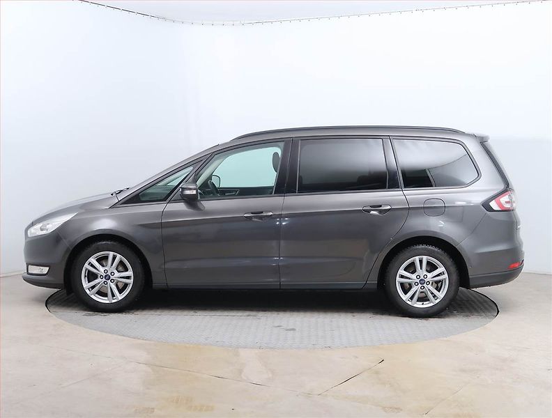 Ford Galaxy (2018) 2.0 TDCi, 7 míst, Navi - fotka 3 z 16