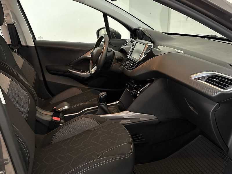 Peugeot 2008 (2017) GT-Line 1.6 BlueHDi 100K MAN5 - fotka 13 z 33