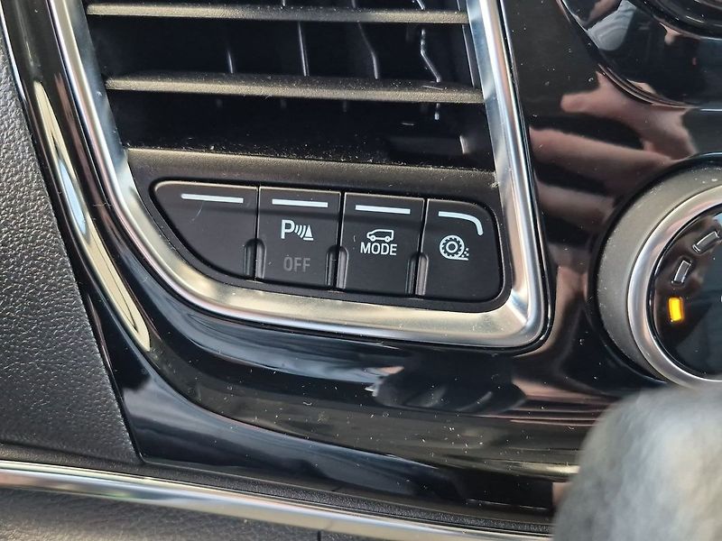 Ford Tourneo Custom Titanium 2.0 EB 136 kW - fotka 21 z 29