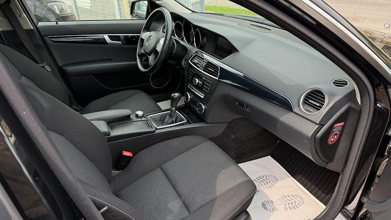 Mercedes-Benz Třídy C (2013) C220CDi 125kW *Xenon*Navi*Alu* - fotka 17 z 22