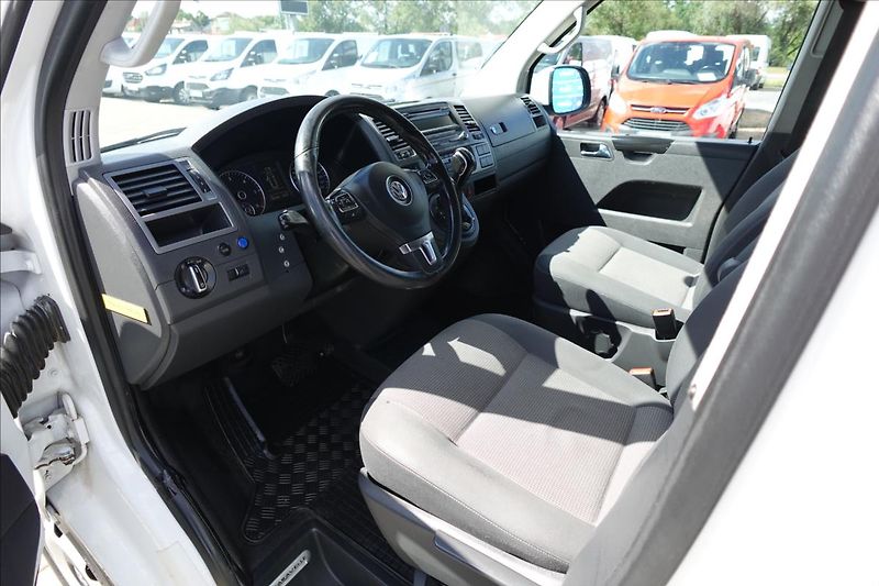 Volkswagen Caravelle 2,0 TDi  L2H1 8MÍST KLIMA - fotka 24 z 37