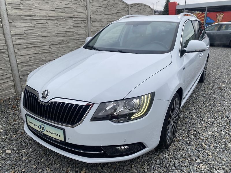 Škoda Superb 2.0TDi 4x4 170PS DSG L+K COMBI - fotka 2 z 158
