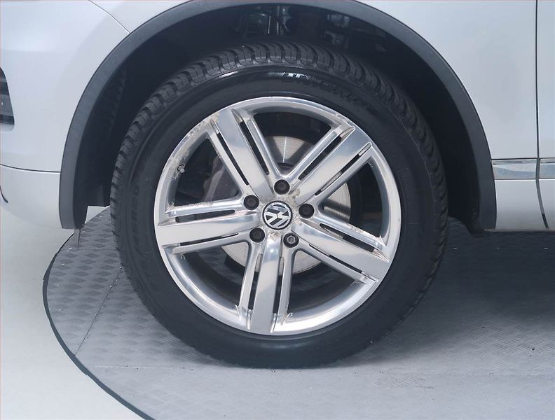 Volkswagen Touareg (2012) 3.0 TDI, 4X4, Automat - fotka 15 z 18
