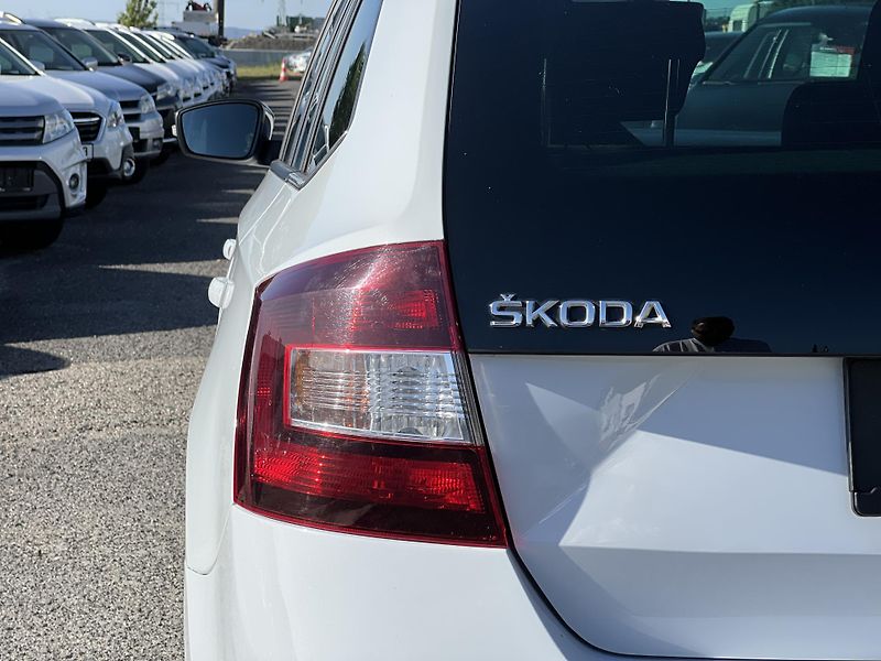 Škoda Rapid Spaceback 1.0TSi 81kw KAMERA - fotka 41 z 44