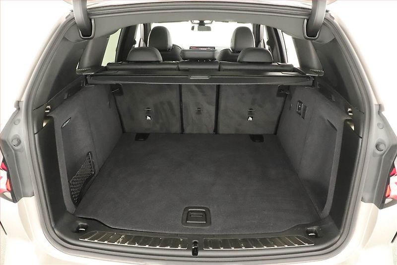 BMW iX3 (2022) M Sport 80 kWh, SoH 95% - fotka 19 z 21
