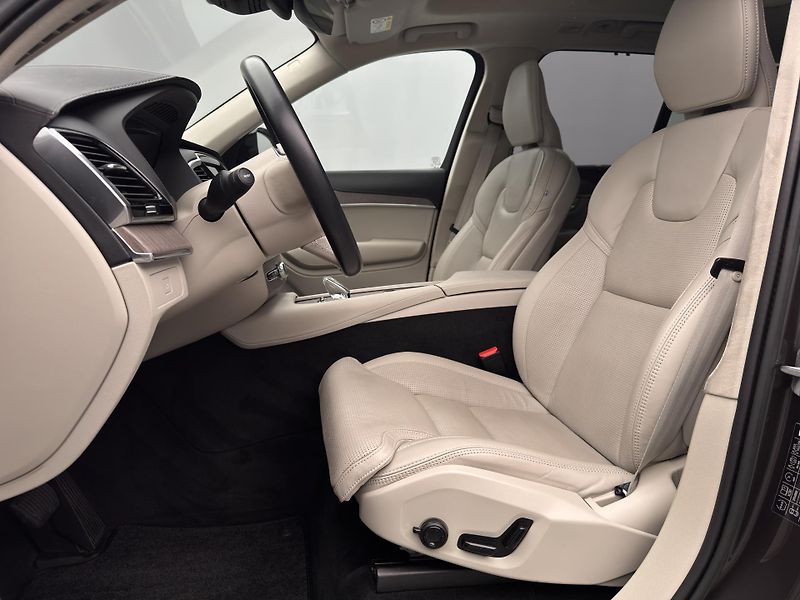Volvo XC90 B5 AWD ULTIMATE AUT  - fotka 4 z 52