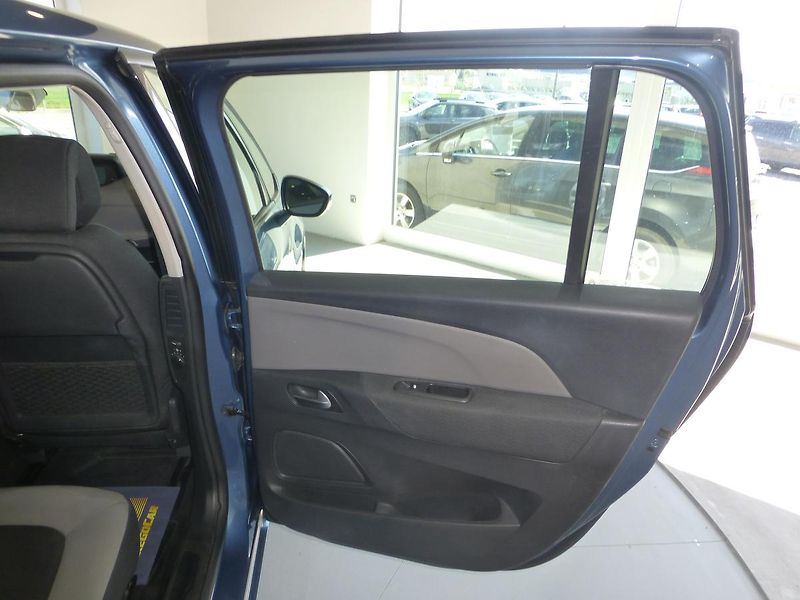 Citroën Grand C4 Picasso (2015) 1,6HDI*DIGI*NAVIGACE*ALU*7MIST - fotka 22 z 29