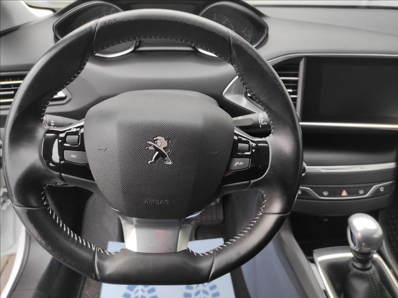 Peugeot 308 1,5 BlueHDi ACTIVE,ČR,Tažné - fotka 16 z 37