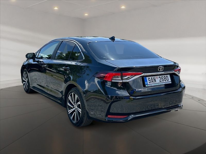 Toyota Corolla 1,5 DF Comfort 4d - fotka 4 z 11