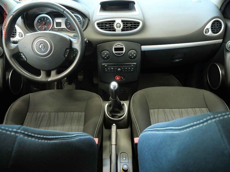 Renault Clio (2010) 1.2 TCe, AC, tempo - fotka 8 z 18