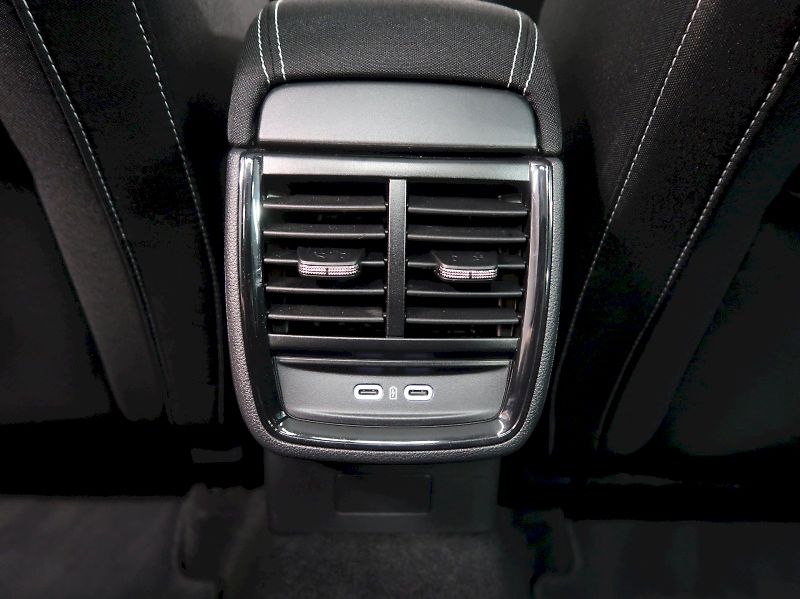 Škoda Scala (2025) MONTE CARLO 1.5TSI 110KW DSG Z - fotka 38 z 40