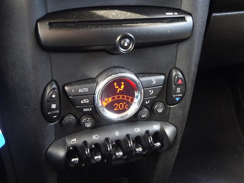 Mini One 1.6 72kW SERVIS POLOKŮŽE - fotka 14 z 26
