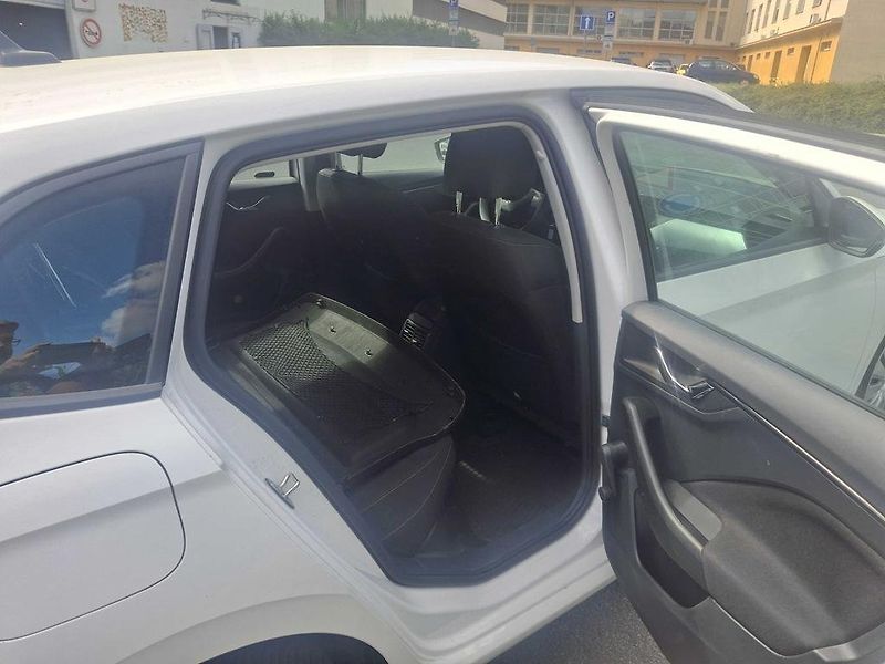 Škoda Scala 1,0 TSi 2BN7025 - fotka 15 z 22