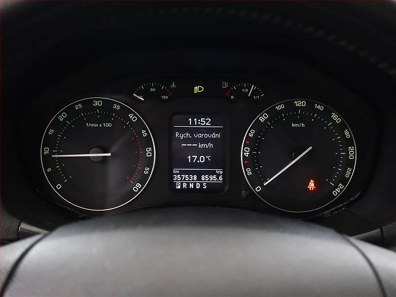 Škoda Octavia (2007) 1.9 TDI, Automat, nová STK - fotka 9 z 13