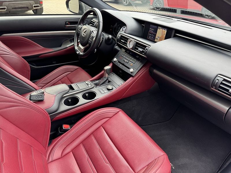 Lexus RC 300h (2016) F-Sport LED Kůže Kamera - fotka 20 z 49