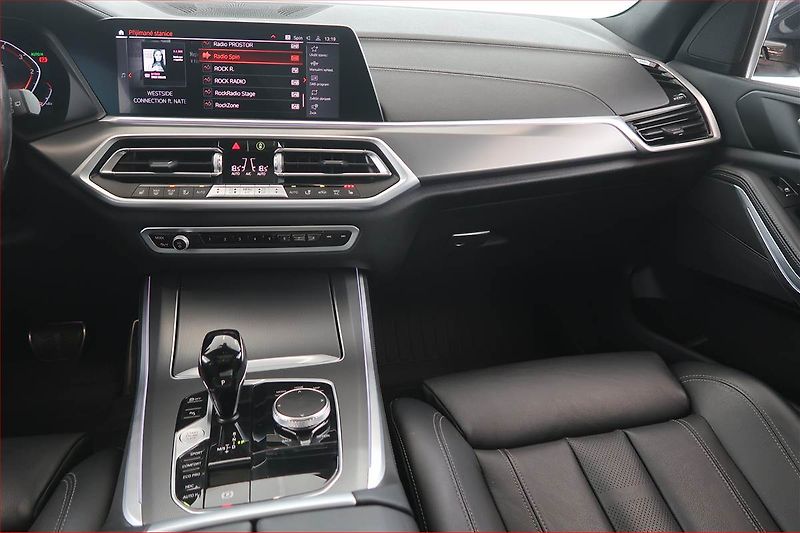 BMW X5 (2022) xDrive30d - fotka 8 z 21