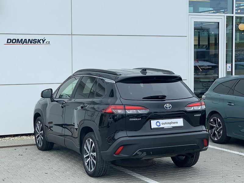 Toyota Corolla Cross STYLE TECH 2.0 HEV 143kW AT - fotka 13 z 32