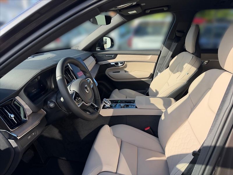 Volvo XC90 (2026) 2,0 T8 Plus Dark  2330 - fotka 7 z 13