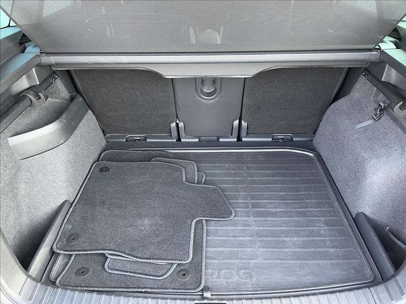Škoda Karoq 2,0 TDI 110KW DSG 4X4 STYLE - fotka 27 z 29