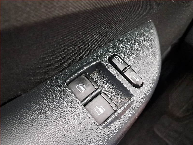 Škoda Fabia (2005) 1.2 12V, nová STK - fotka 14 z 14