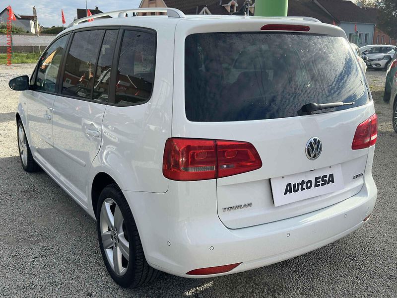 Volkswagen Touran (2014) 2.0 TDi, CUP, bixen, panor - fotka 6 z 25