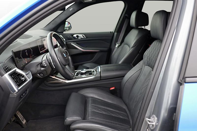 BMW X7 xDrive40d - fotka 9 z 14