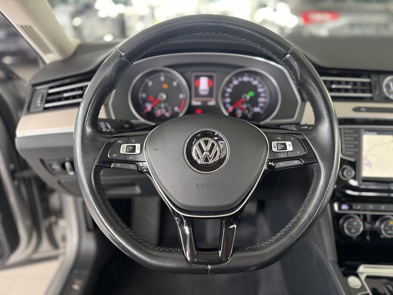 Volkswagen Passat 2,0TDI DSG*Highline*REZERVACE! - fotka 21 z 32