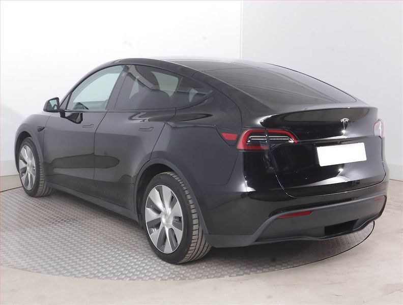 Tesla Model Y (2023) RWD LFP 60kWh, SoH 93% - fotka 4 z 23
