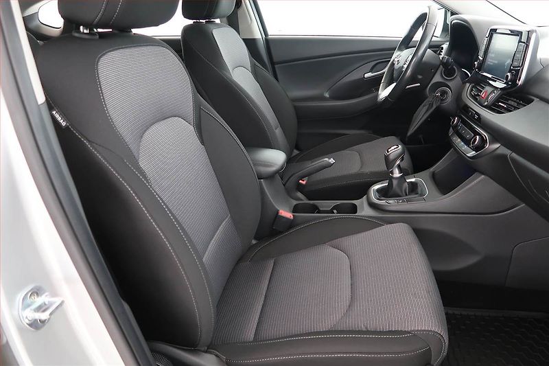 Hyundai i30 (2020) Komfort 1.0 T-GDI, ČR,1.maj - fotka 9 z 17