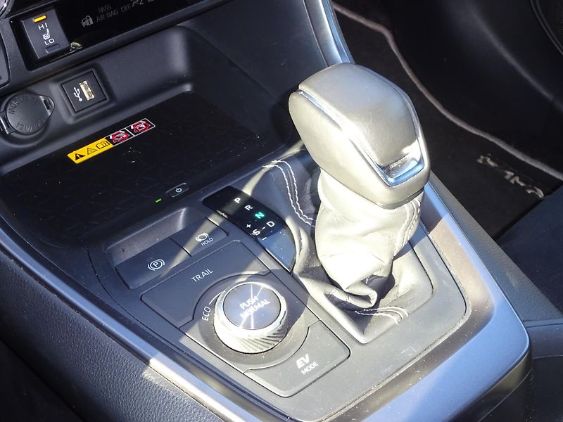 Toyota RAV4 2.5 HSD e-CVT AWD GR-Sport - fotka 22 z 24