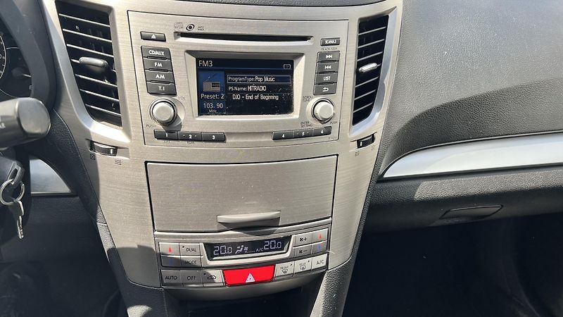 Subaru Legacy 2.5i BOXER 4X4 ACTIVE - fotka 8 z 13