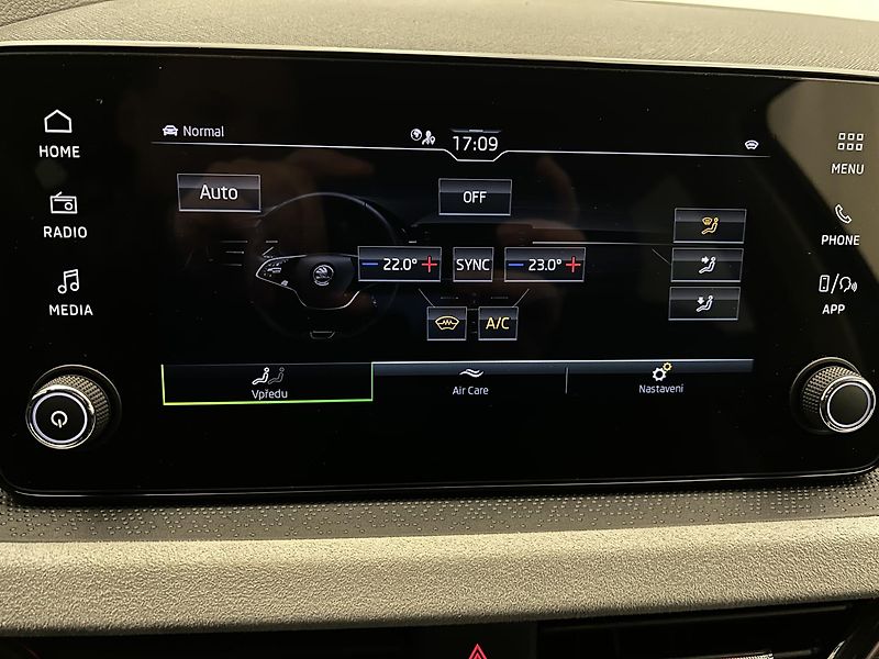 Škoda Scala 1.0 TSi Top selection - fotka 11 z 25