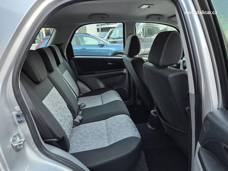 Suzuki SX4 (2013) 1.6VVT 88KW CITY + - fotka 42 z 53