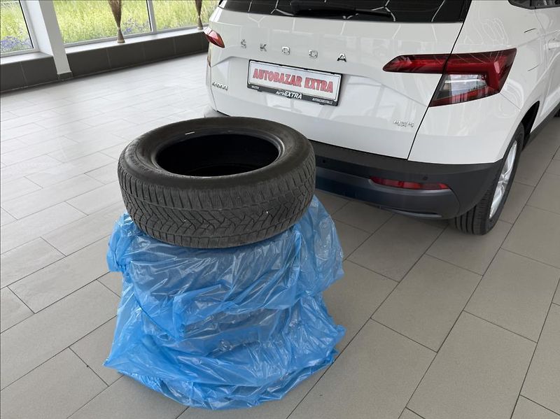 Škoda Karoq 2,0 TDi, DSG,NAVI,TZ,LED - fotka 28 z 28