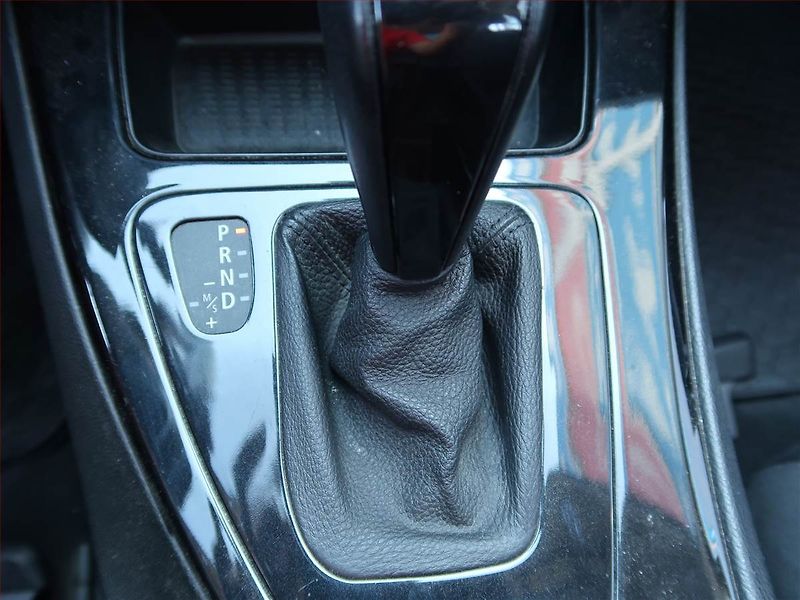 BMW Řada 3 (2010) 320 d xDrive, 4X4, Automat - fotka 13 z 17