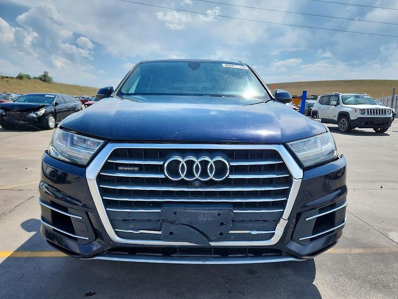 Audi Q7 (2017) Auto na cestě - fotka 5 z 13
