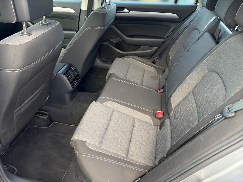 Volkswagen Passat Variant (2023) BUSINESS 1.5TSI 110kW DSG CZ  - fotka 8 z 11