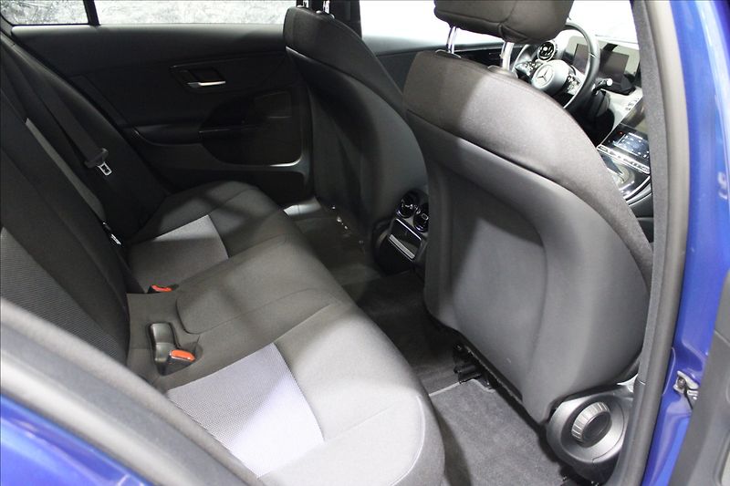 Mercedes-Benz Třídy C 2,0 200d 9G Avantgarde - fotka 14 z 34
