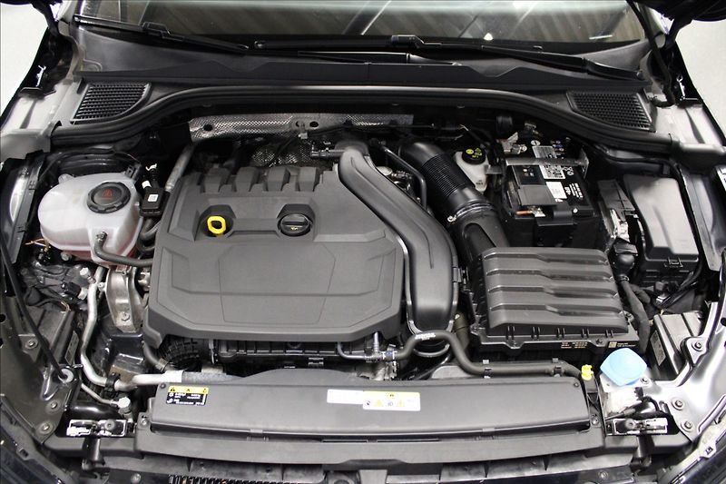 Volkswagen Golf 1,5 TSI EVO 96KW M6 1.MAJ. CZ - fotka 6 z 34