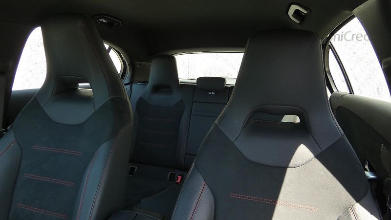 Mercedes-Benz Třídy A 220d DCT - fotka 7 z 22