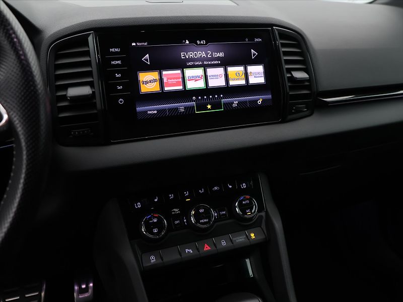 Škoda Karoq 2,0 TSI 140kW DSG CZ Sportline - fotka 20 z 33