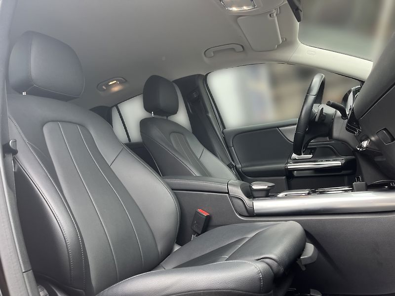 Mercedes-Benz GLA 180d Aut. - fotka 16 z 18
